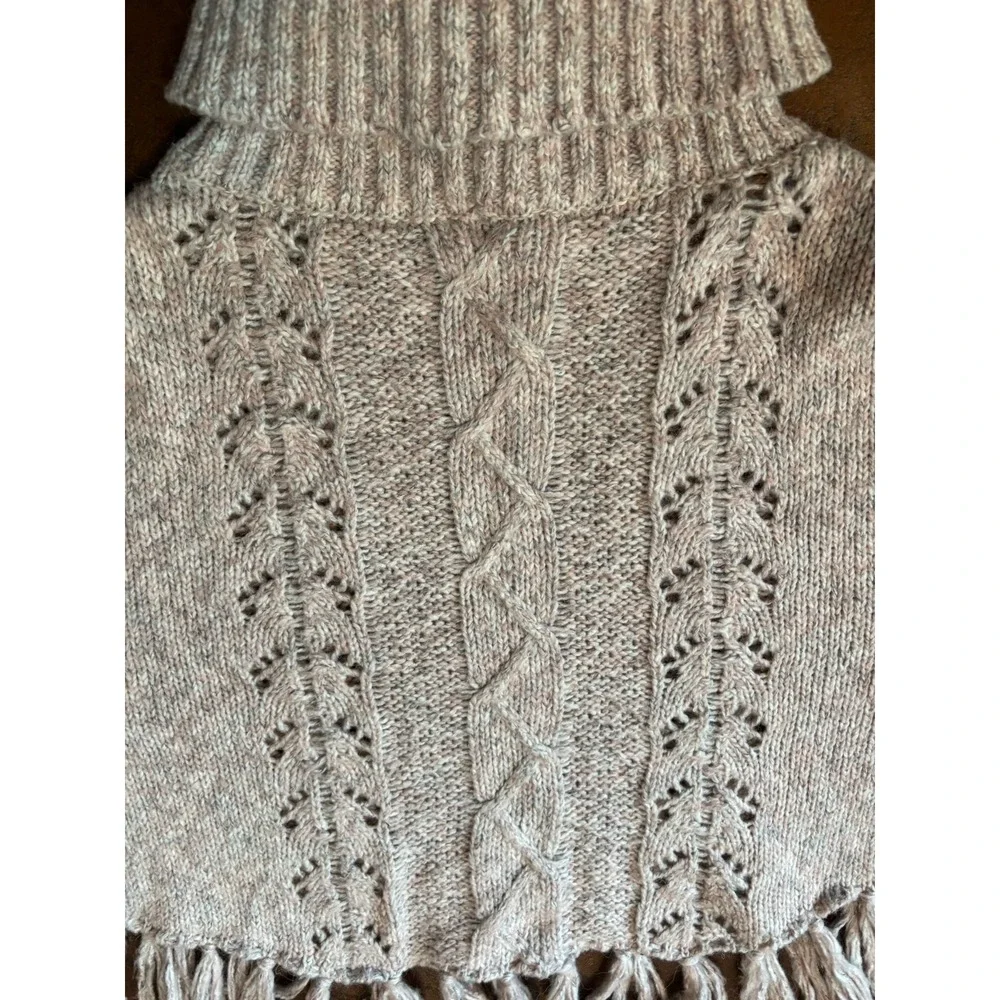 Venus Turtleneck Sweater Women M Marled Pink & Gray Fringe Hem Short Soft Cozy